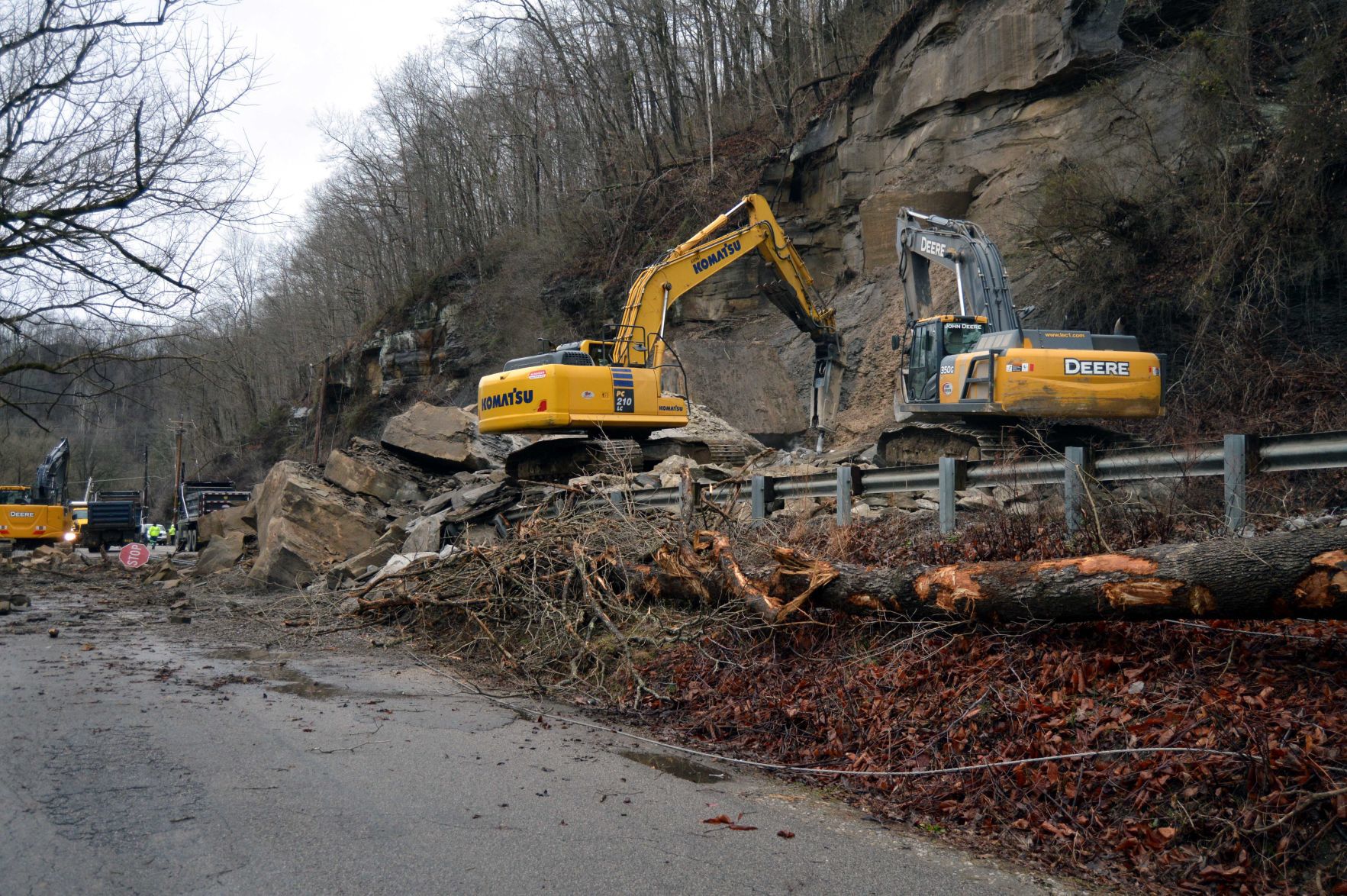rock slide 2.JPG